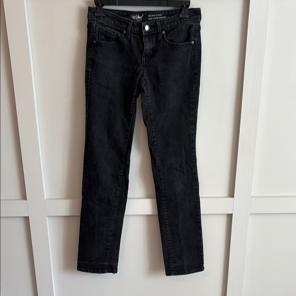 Mid-Rise Straight Leg Black Jeans